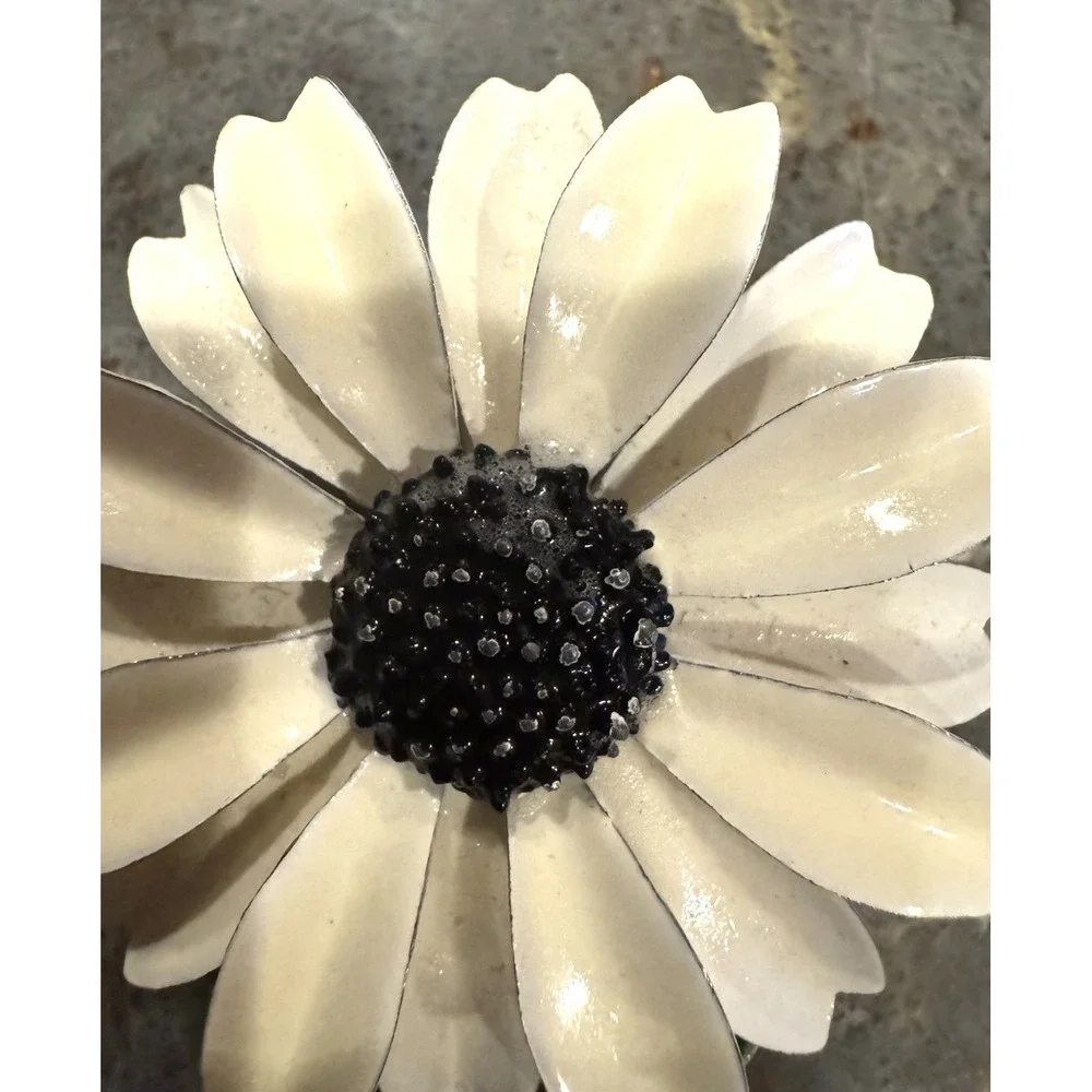 Vintage Brooch 1960's‎ Flower Power White Enamel Daisy Black Center